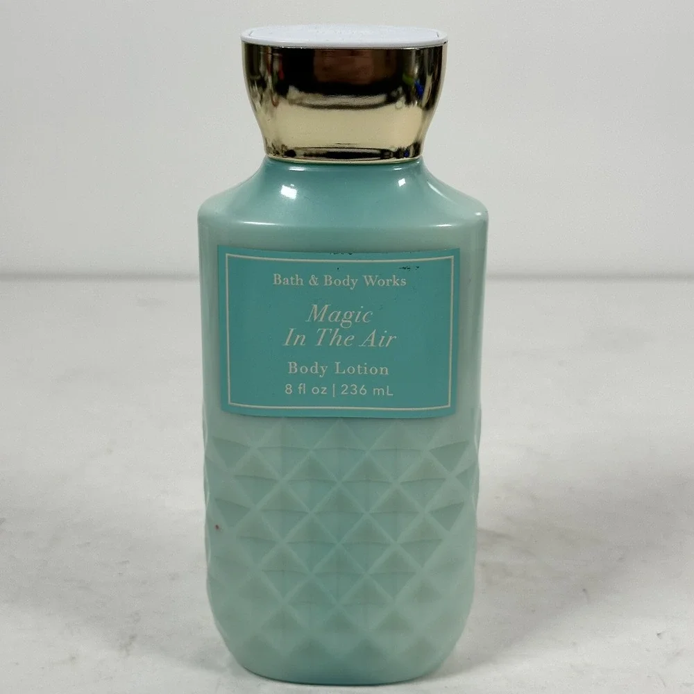 NEW 🩵 Bath & and Body Works 🩵 MAGIC IN THE‎ AIR 🩵 8 oz Lotion